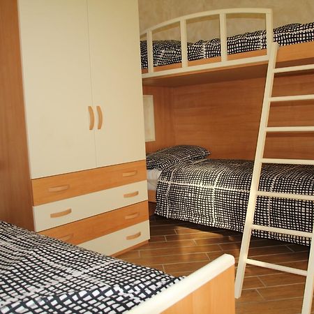 Agriturismo Il Sorriso Dei Figli Argegno Pokoj fotografie